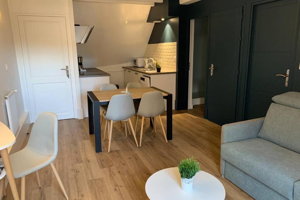 Appartement Le Cheval Bixio à Beaune  Extérieur photo